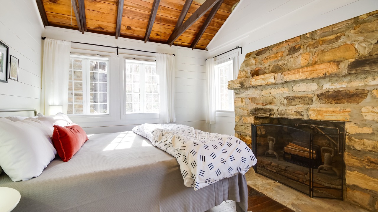 Photo of Bedroom in Cook Station