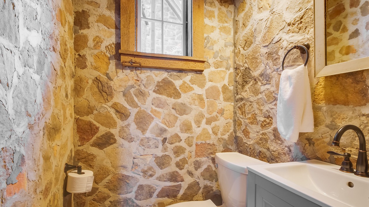 Photo of Bathroom in Cook Station