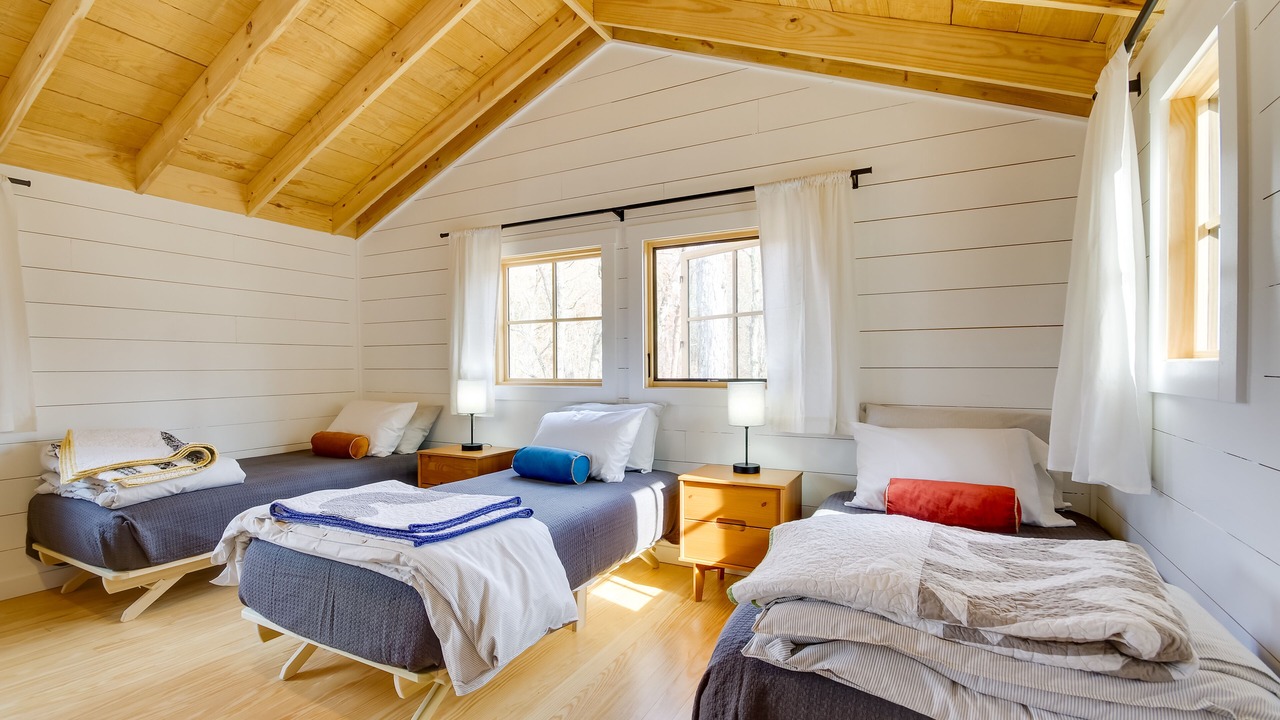 Photo of Bedroom in Cook Station