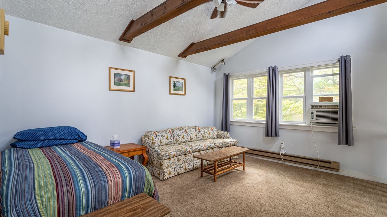Photo of Livingroom in Tobyhanna