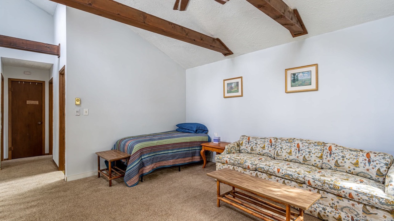 Photo of Livingroom in Tobyhanna