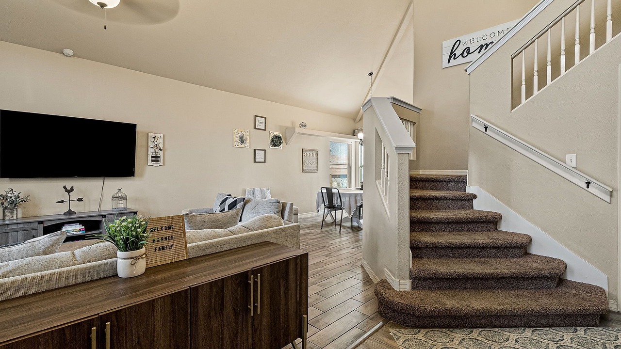 Photo of Livingroom in Biggs Field