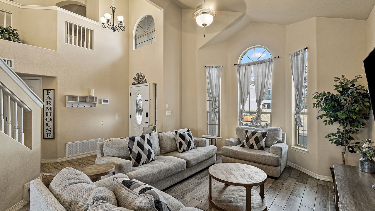 Photo of Livingroom in Biggs Field