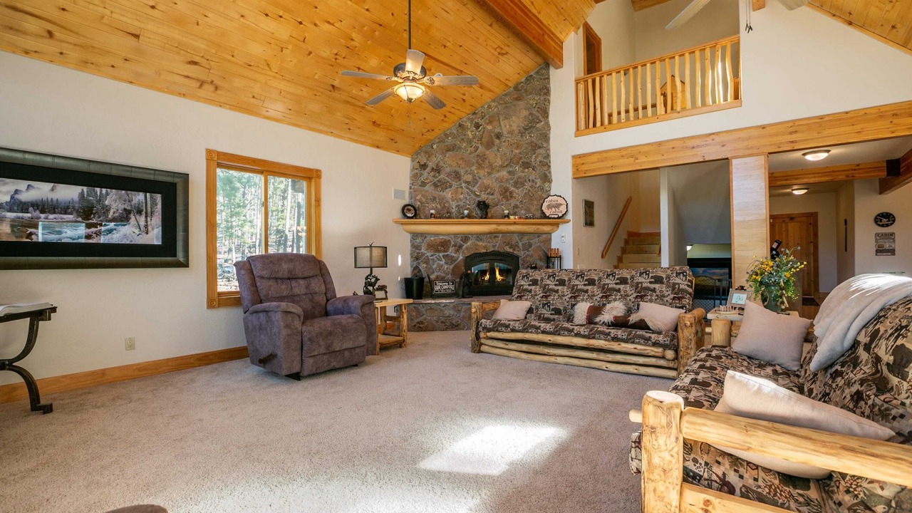 Photo of Livingroom in Angel Fire