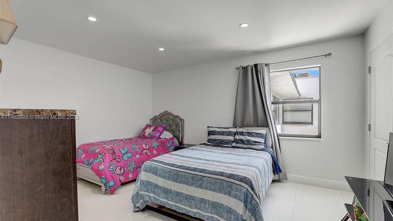 Photo of Bedroom in Eastern Shores
