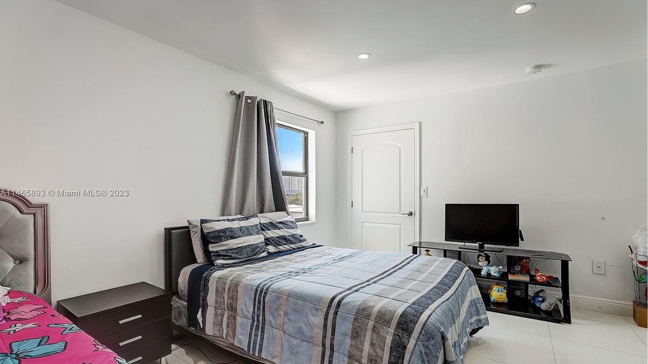 Photo of Bedroom in Eastern Shores
