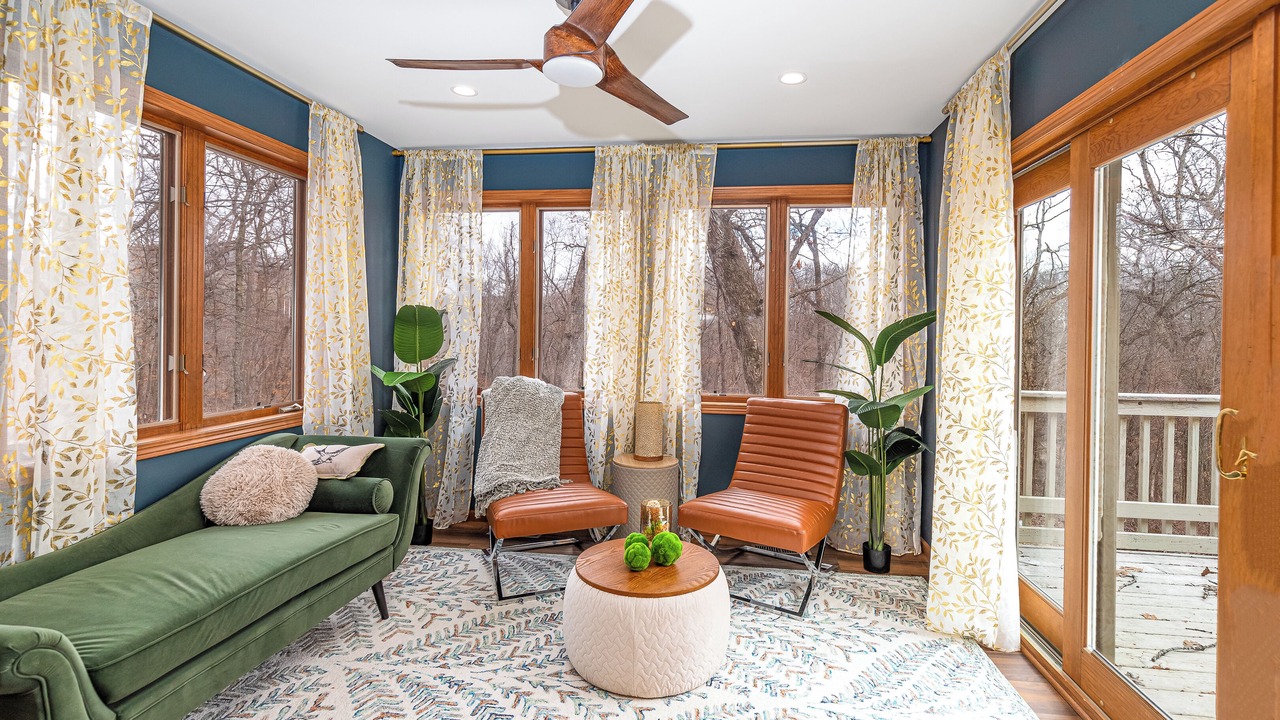 Photo of Livingroom in The Galena Territory