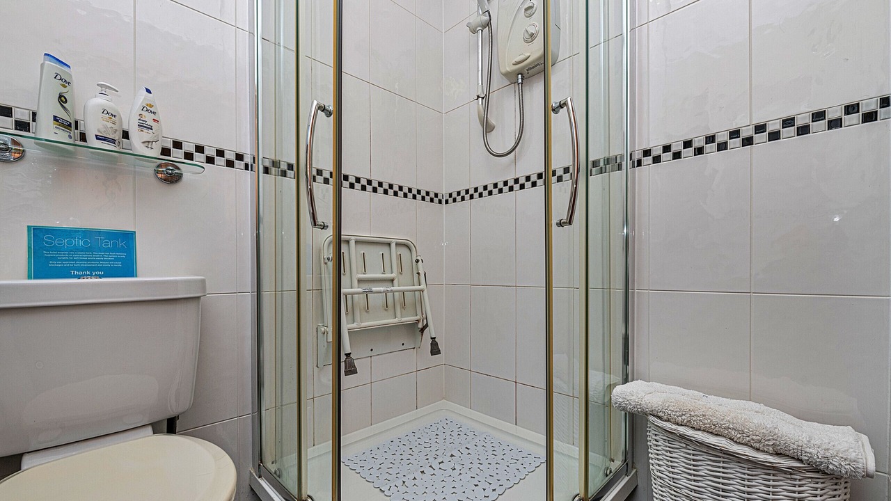 Photo of Bathroom in Glandyfi