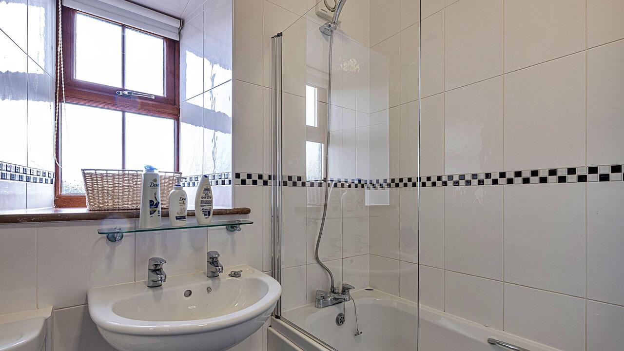 Photo of Bathroom in Glandyfi