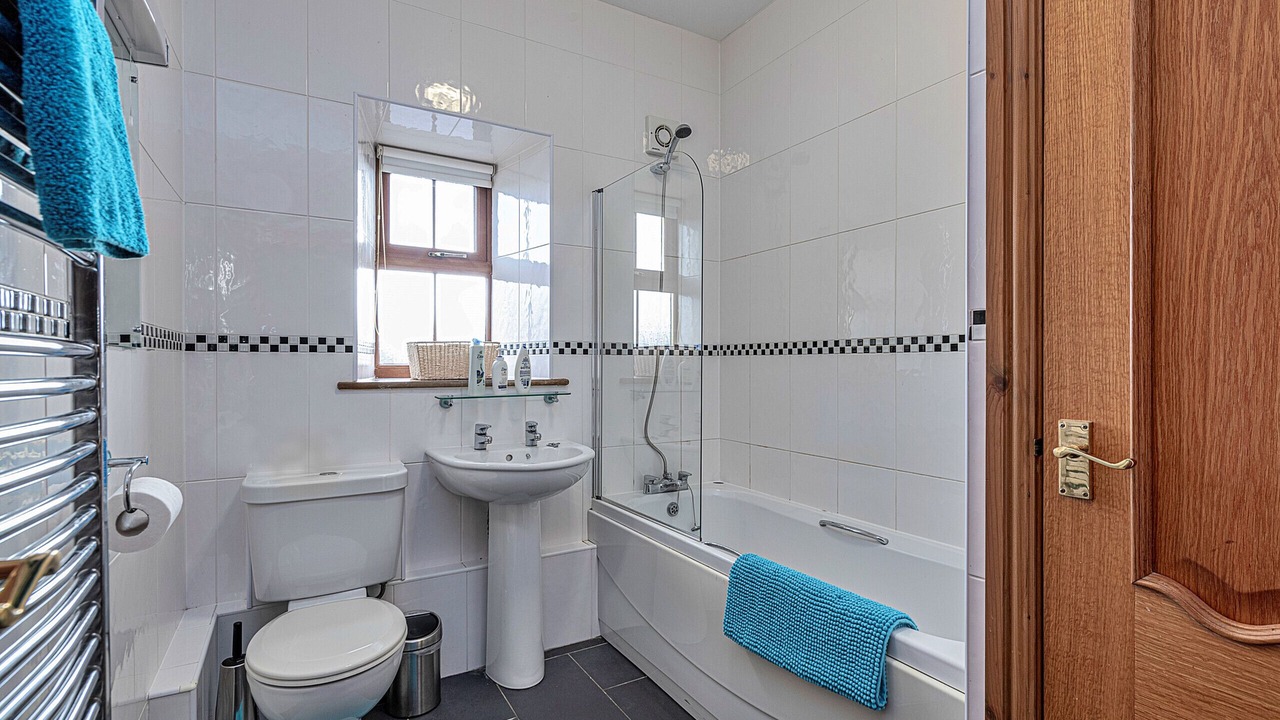 Photo of Bathroom in Glandyfi