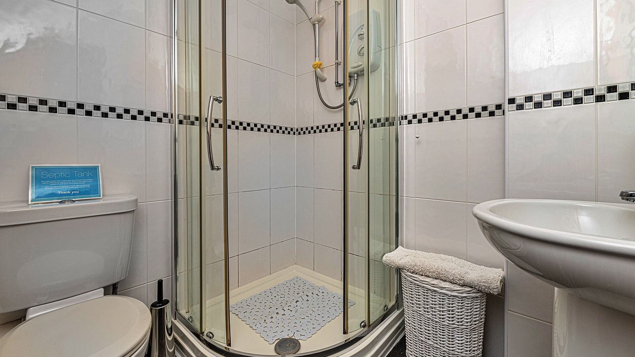 Photo of Bathroom in Glandyfi