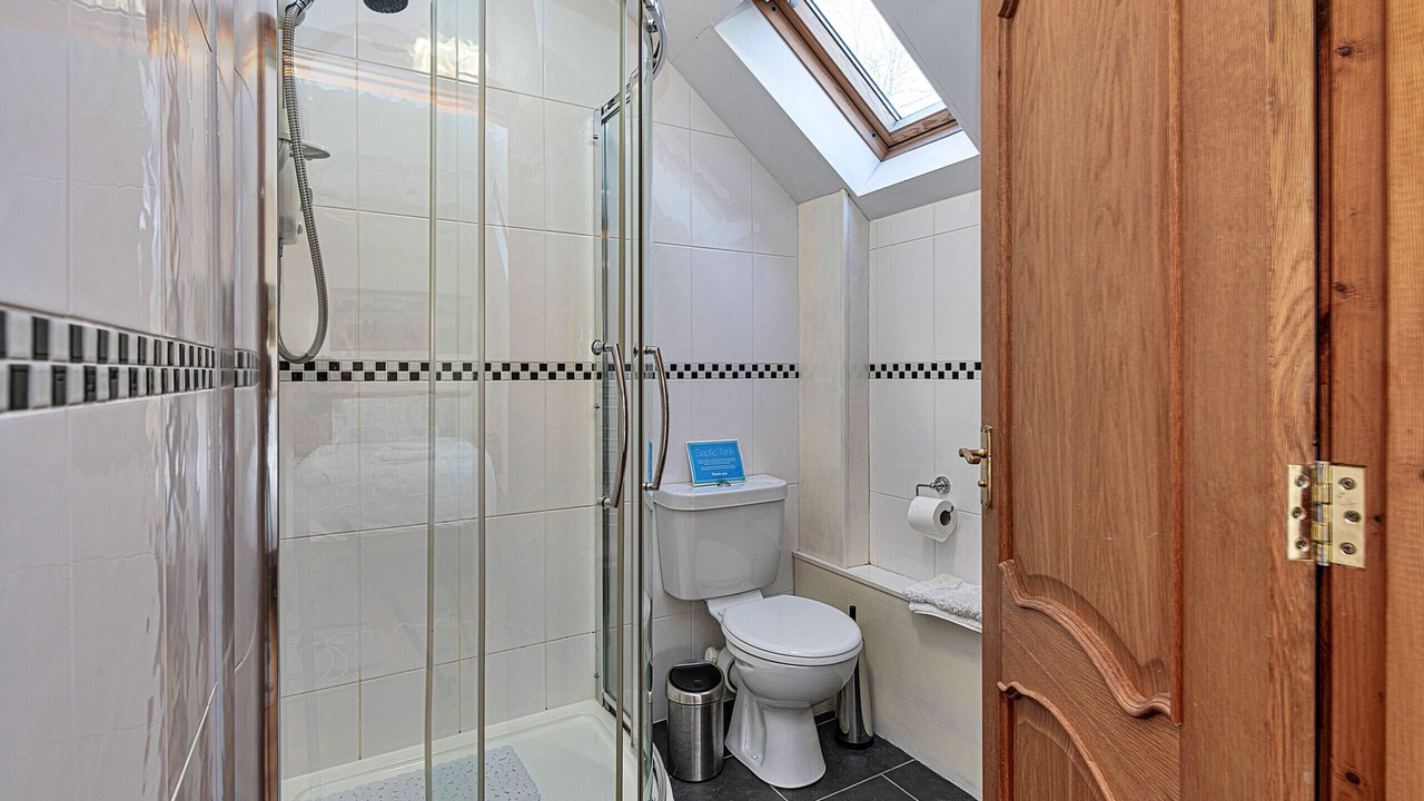 Photo of Bathroom in Glandyfi