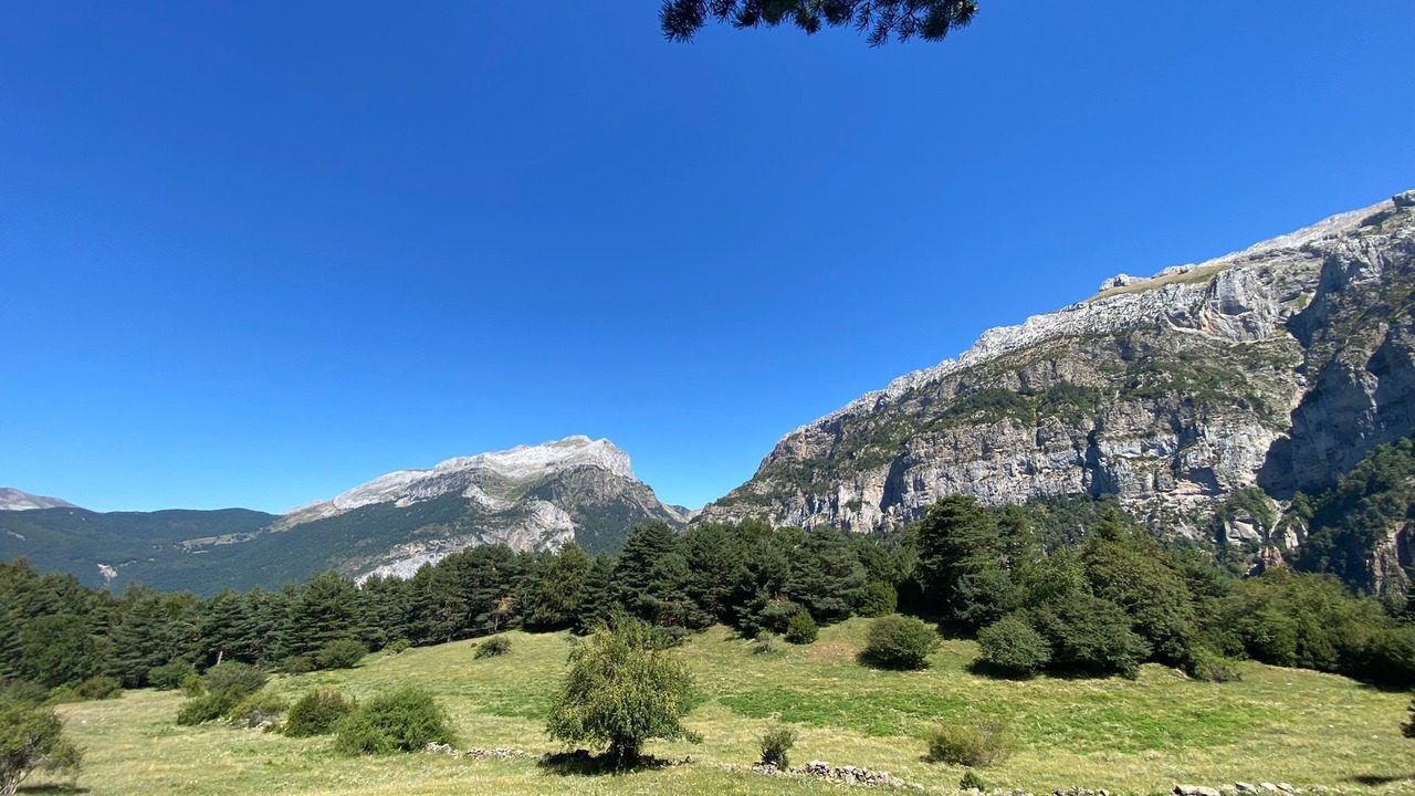 Photo of Outdoor in Hecho