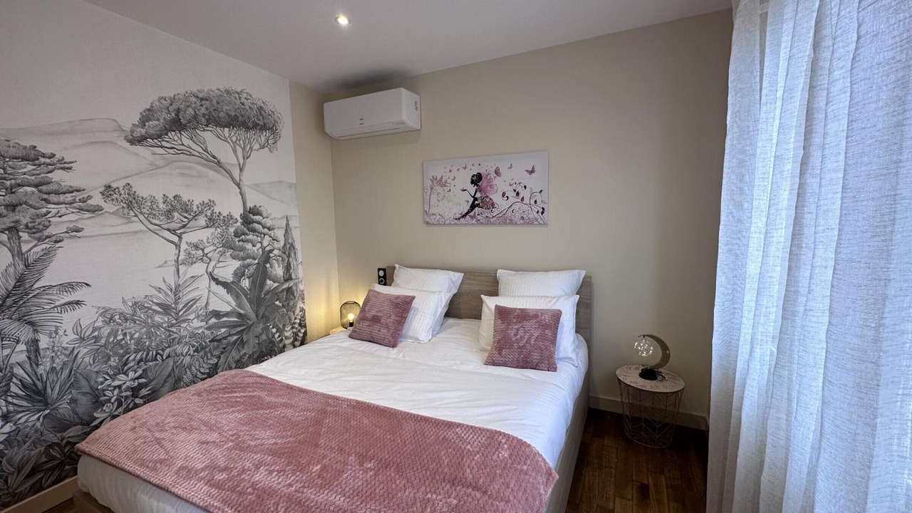 Photo of Bedroom in Saint-Leon