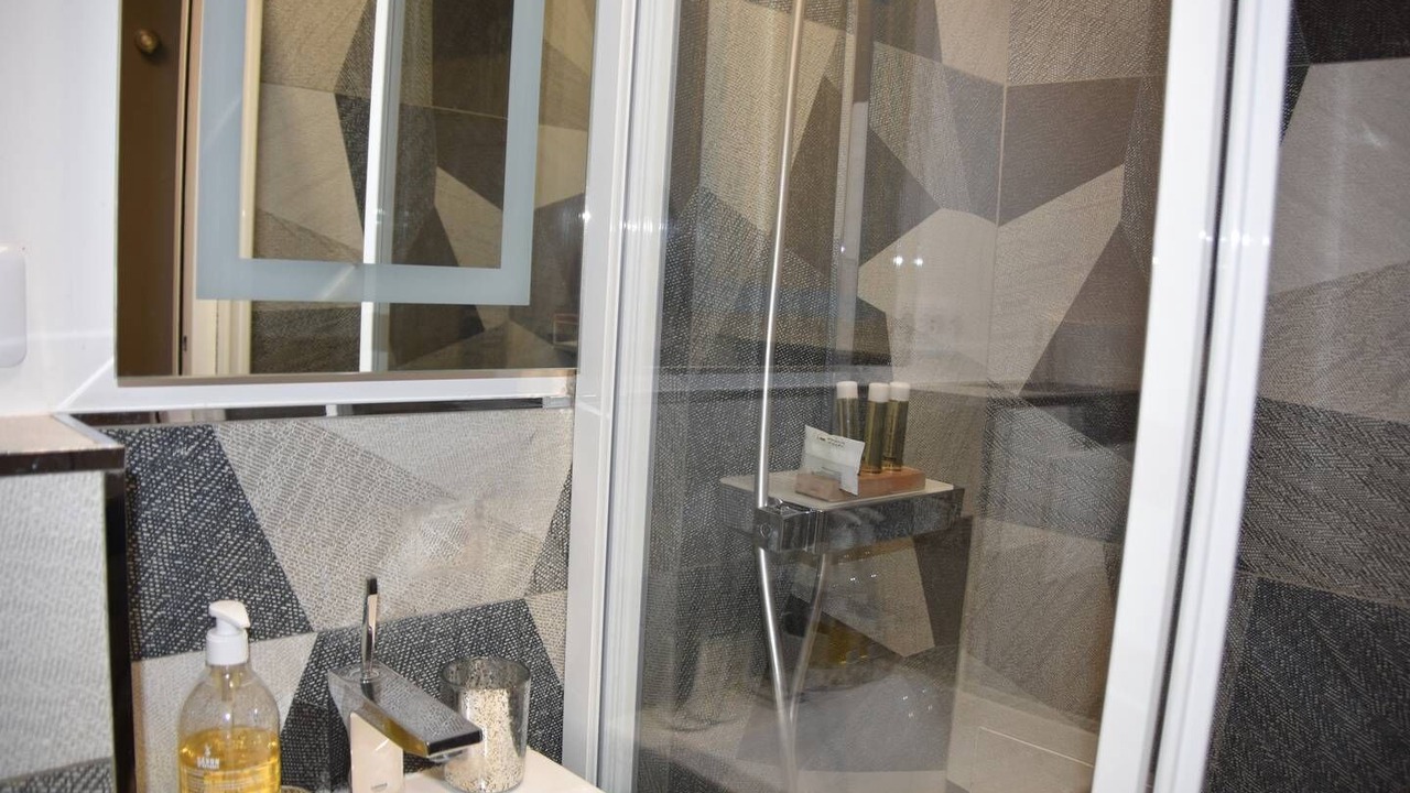 Photo of Bathroom in Porte-Dauphine