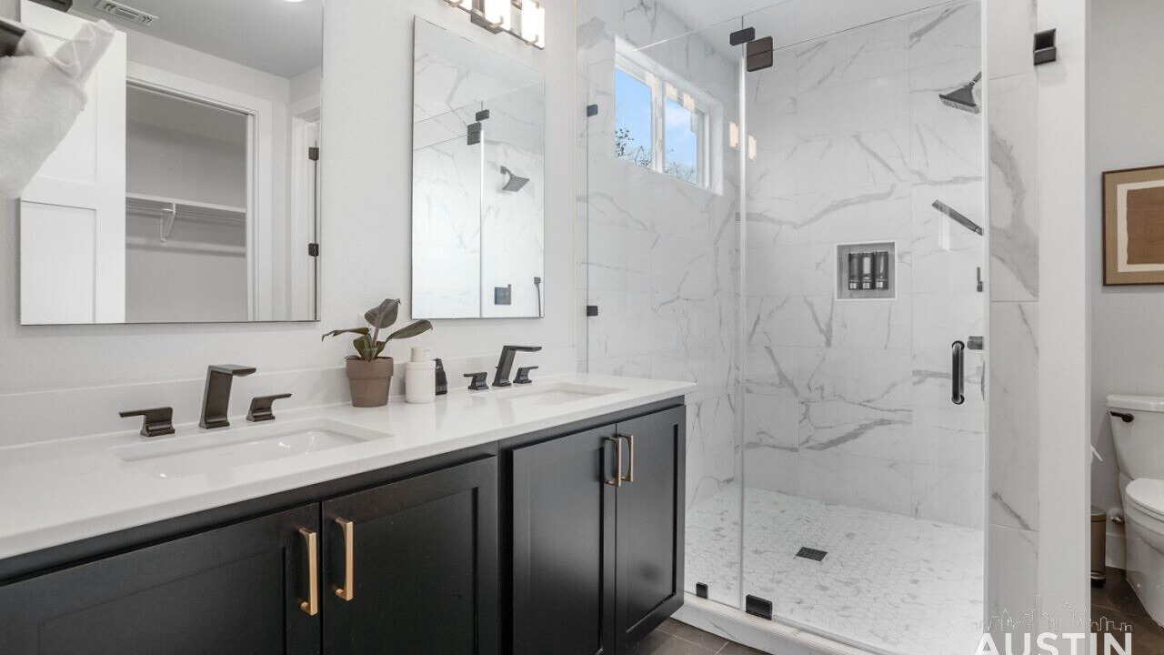 Photo of Bathroom in Dawson
