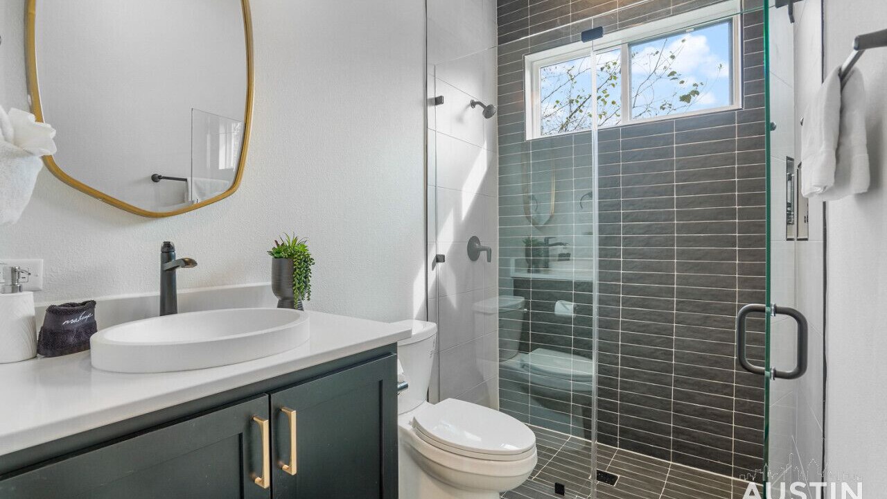 Photo of Bathroom in Dawson