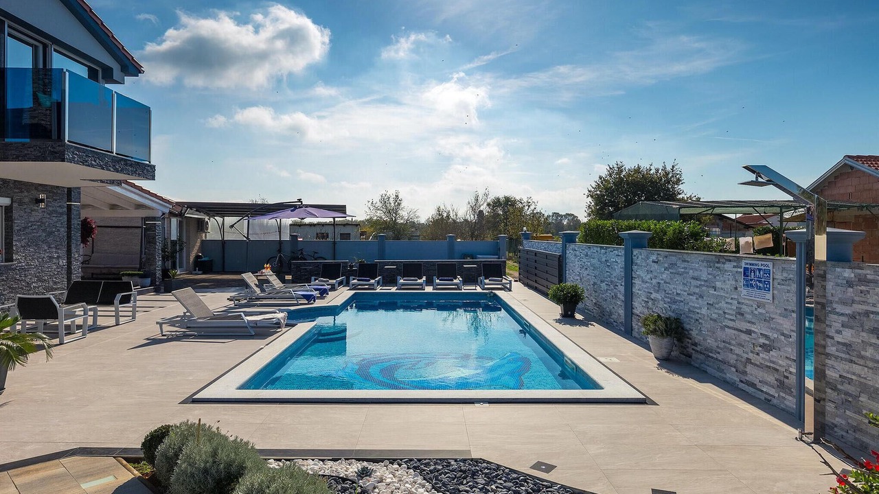 Photo of Outdoor in Valbandon