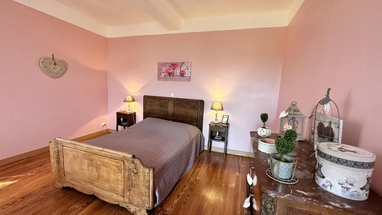 Photo of Bedroom in Asson