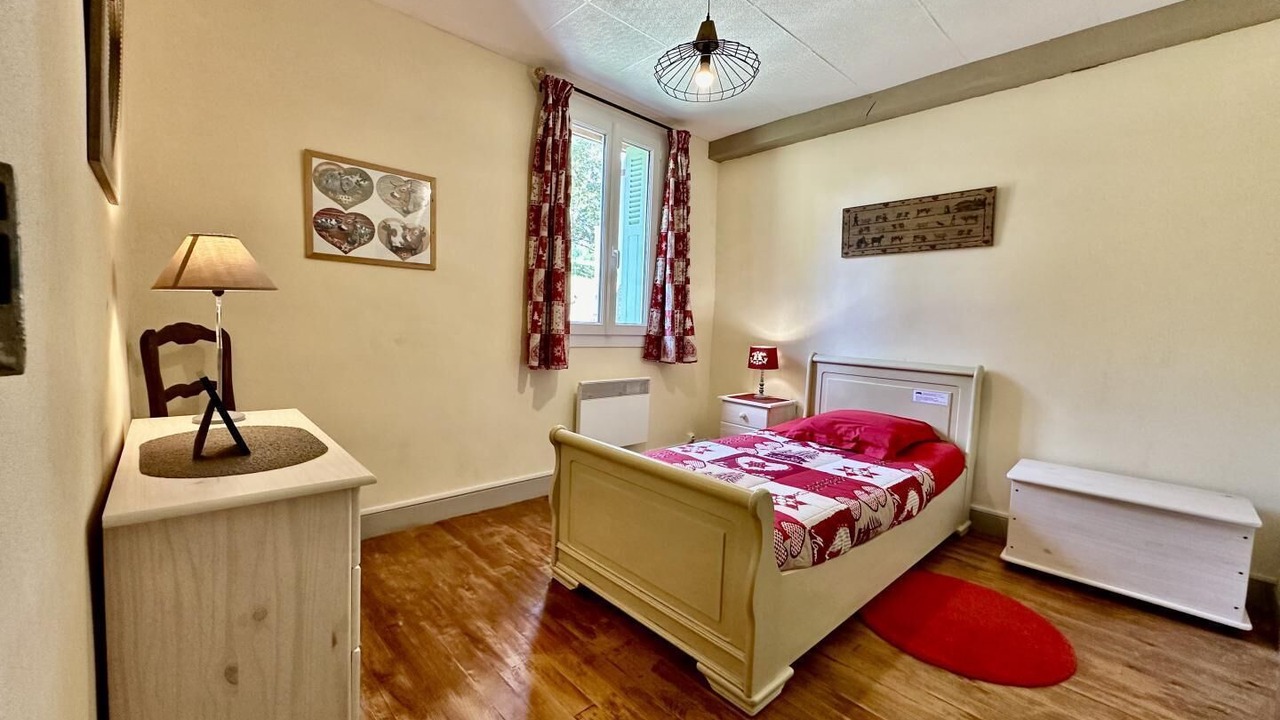 Photo of Bedroom in Asson