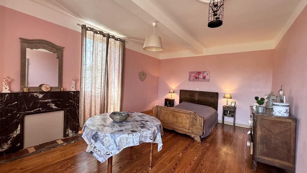 Photo of Bedroom in Asson