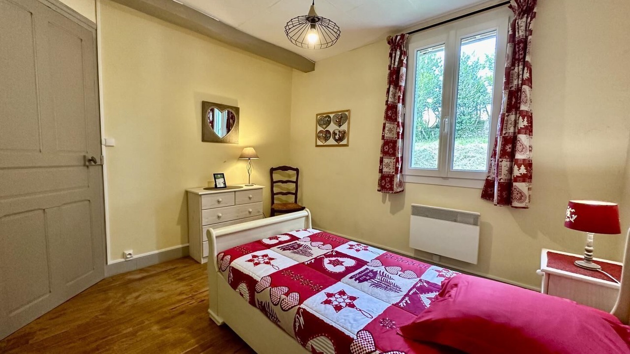 Photo of Bedroom in Asson