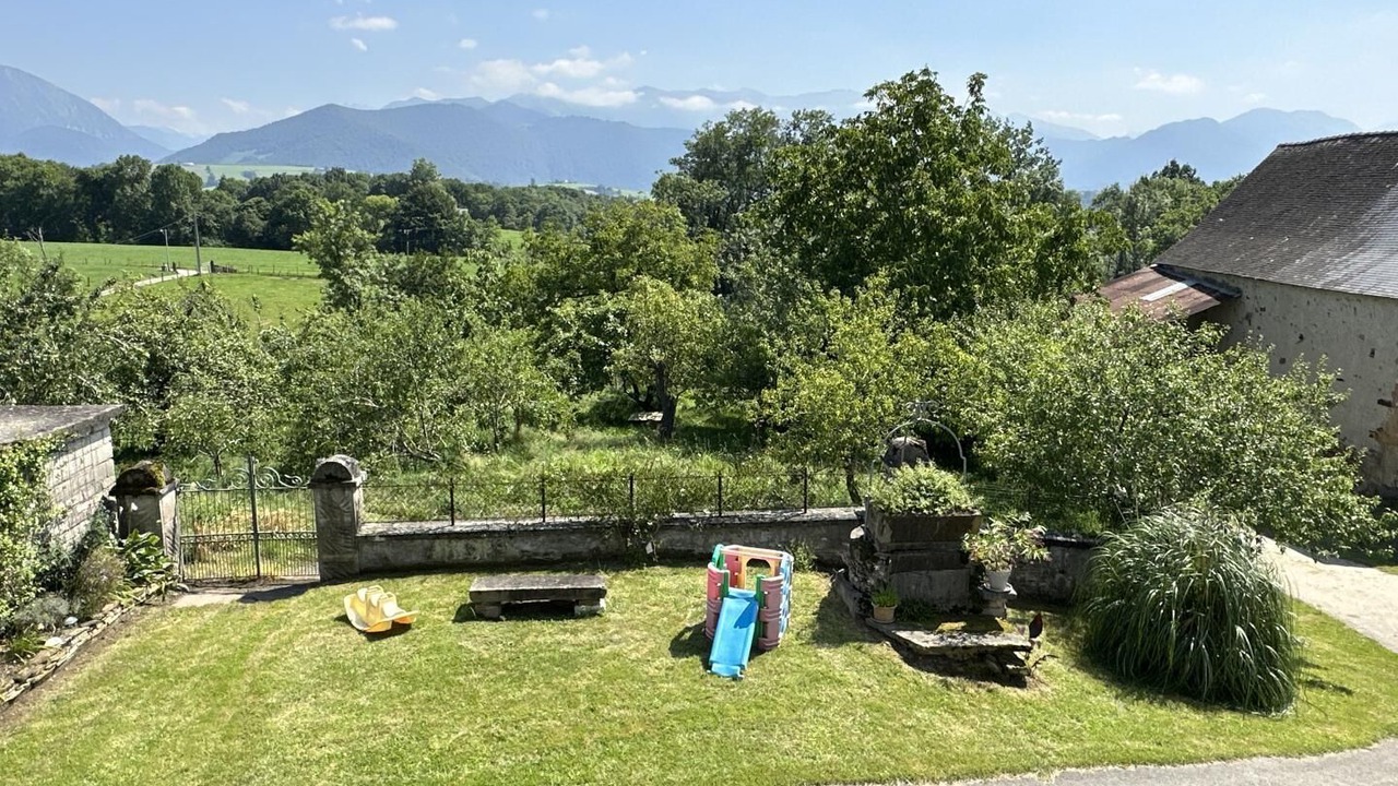 Photo of Outdoor in Asson