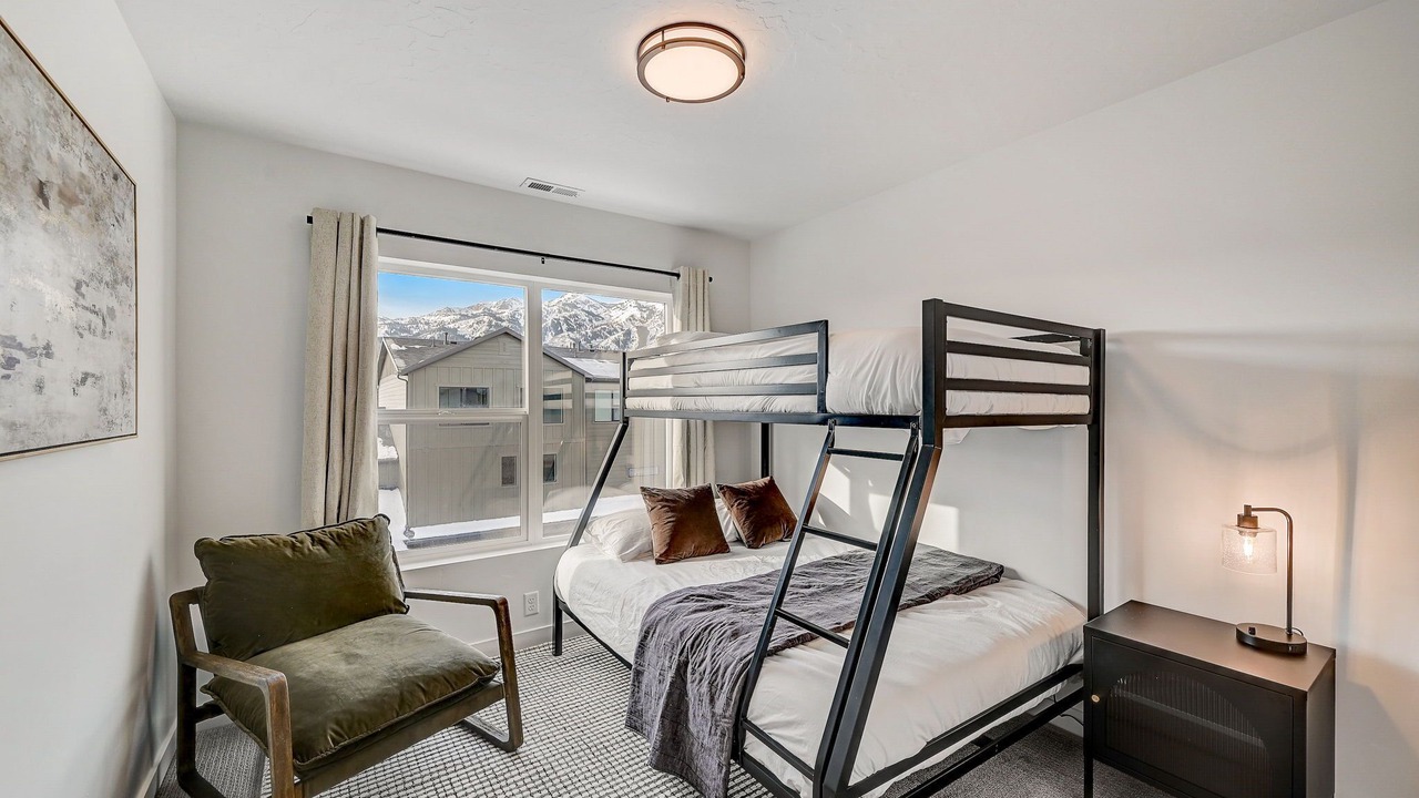 Photo of Bedroom in Mountain Green