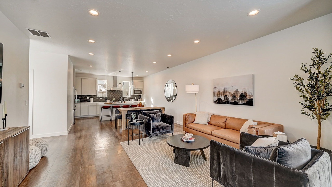 Photo of Livingroom in Mountain Green