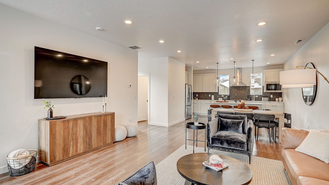 Photo of Livingroom in Mountain Green