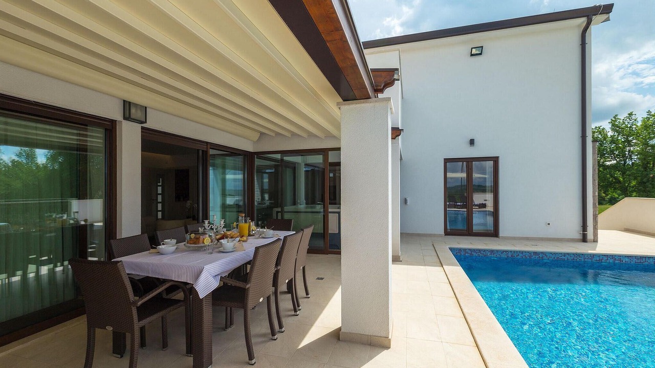 Photo of Outdoor in Gracisce