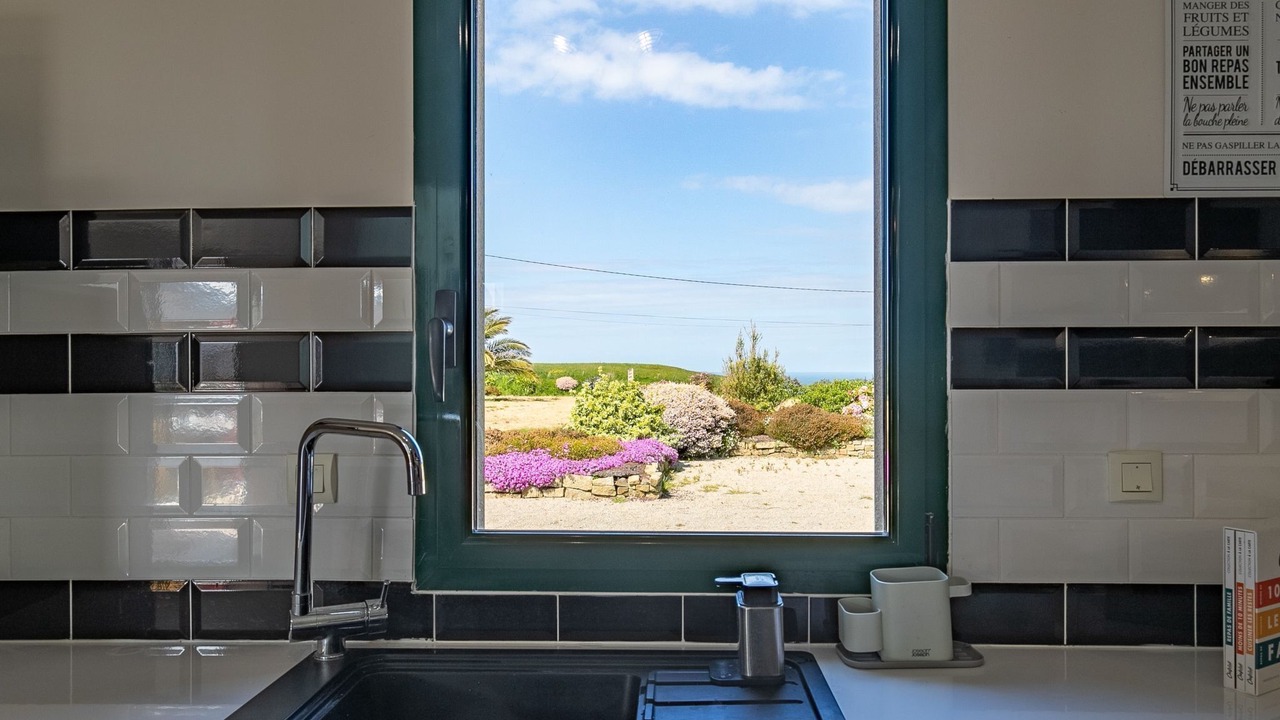 Photo of Bedroom in Guimaec