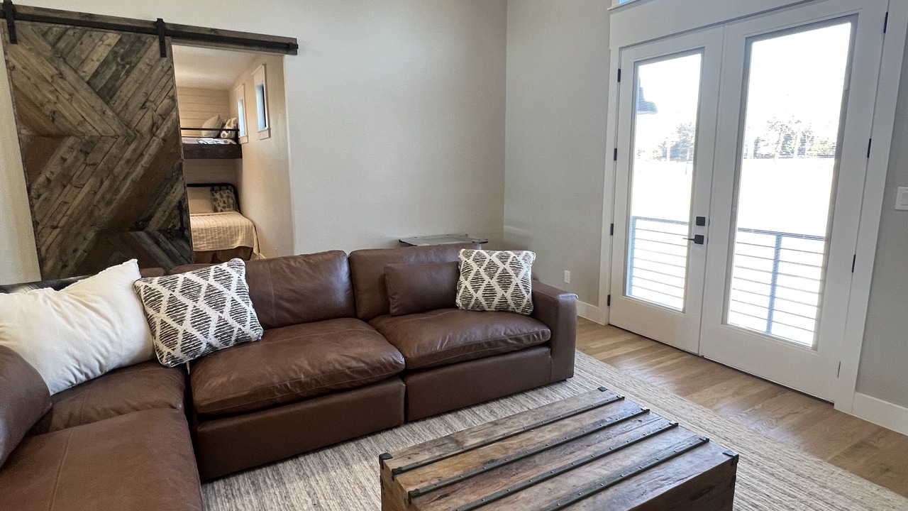 Photo of Livingroom in Marshall County