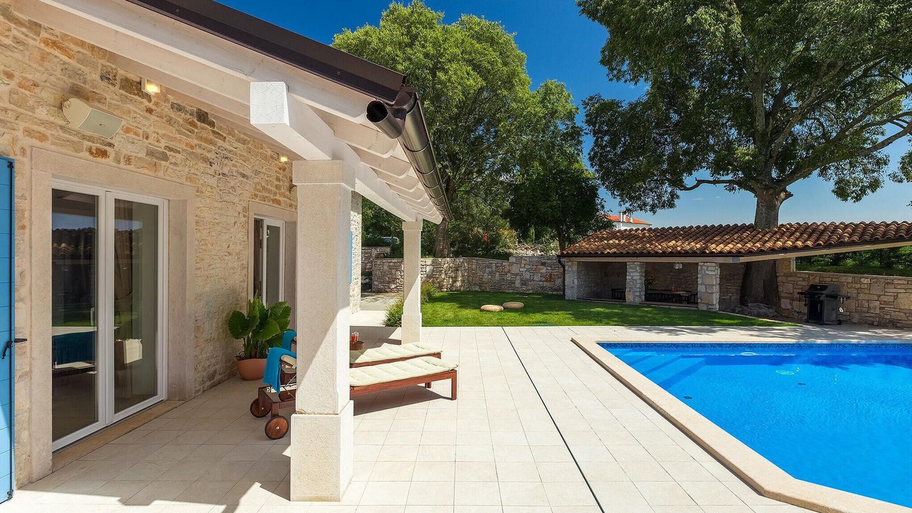 Photo of Outdoor in Tinjan