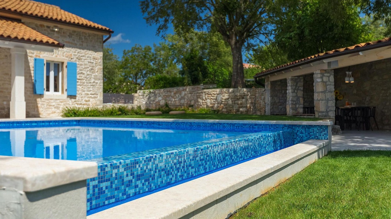 Photo of Outdoor in Tinjan