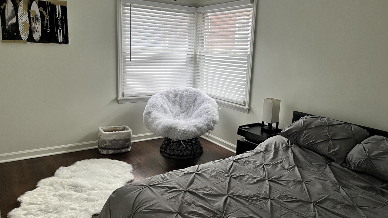 Photo of Bedroom in Elmhurst
