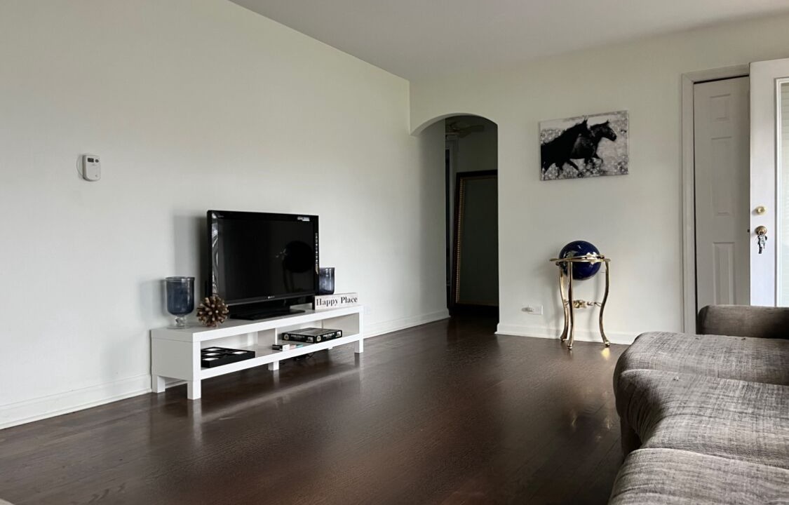 Photo of Livingroom in Elmhurst