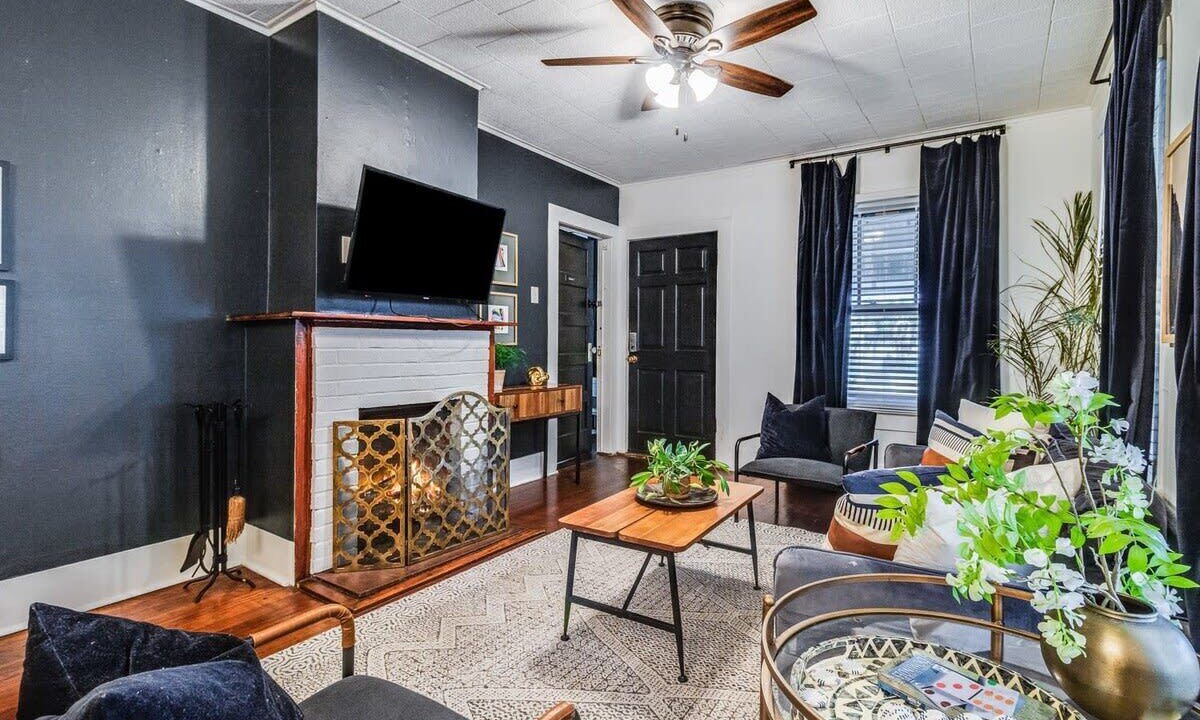 Photo of Livingroom in Freetown - Port Rico