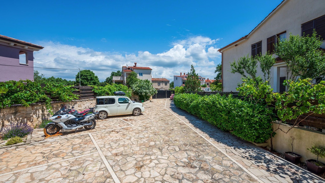 Photo of Others in Barbariga