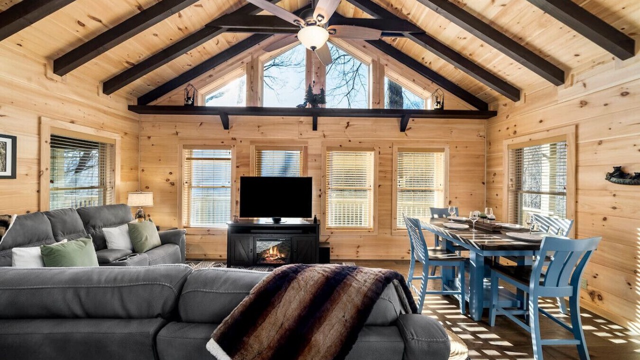 Photo of Livingroom in Maggie Valley
