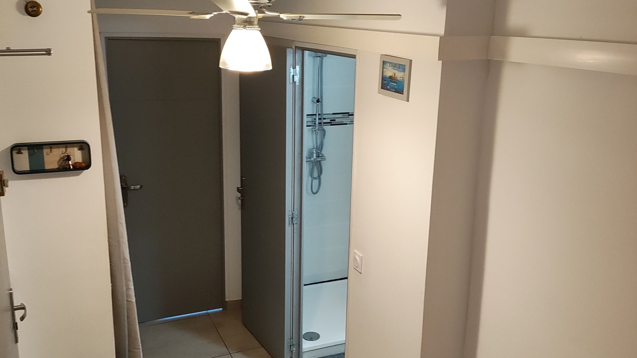 Photo of Bathroom in Le Port
