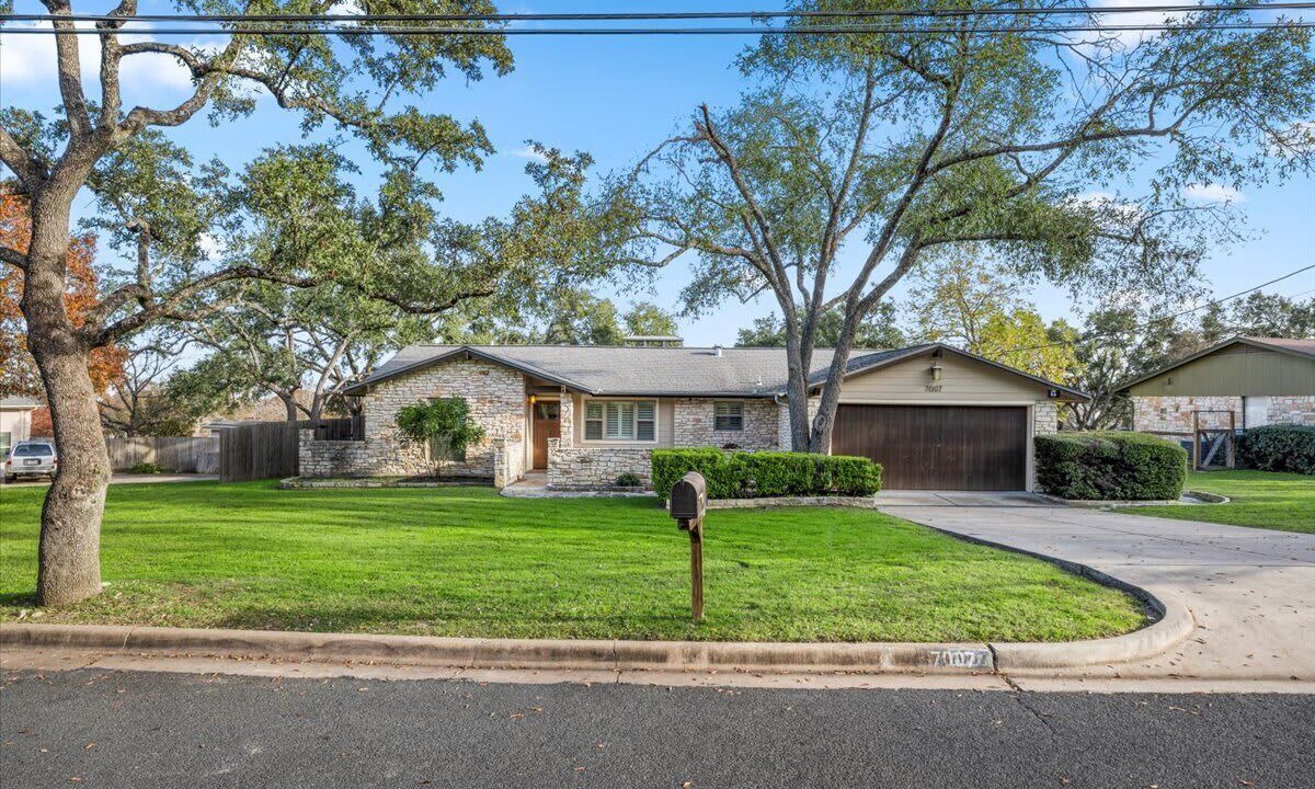 Photo of Outdoor in West Oak Hill