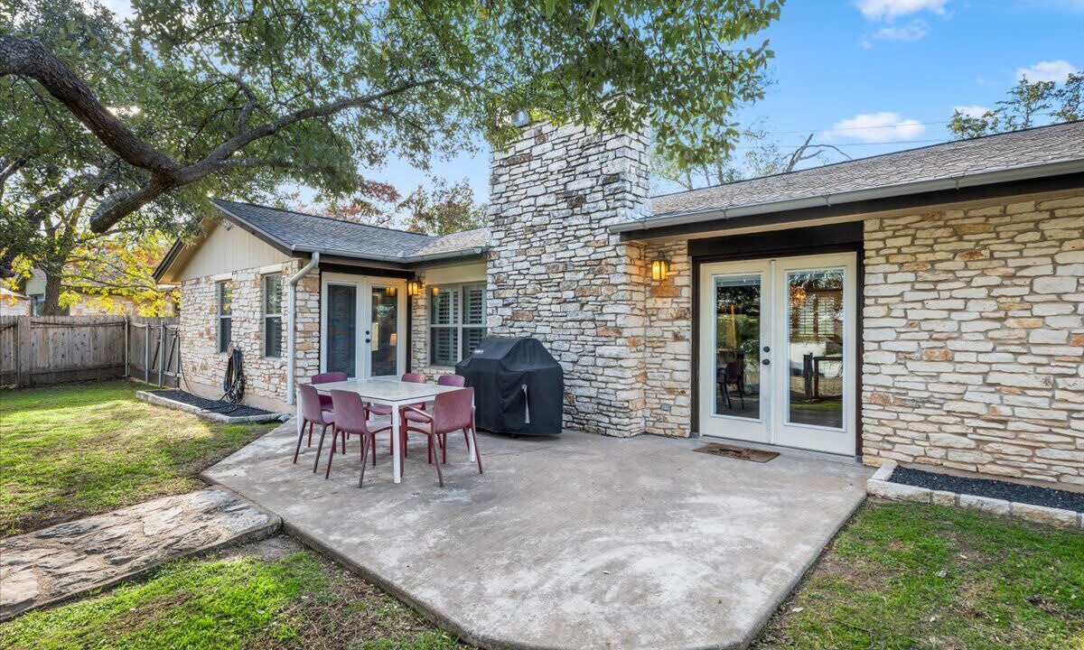 Photo of Outdoor in West Oak Hill