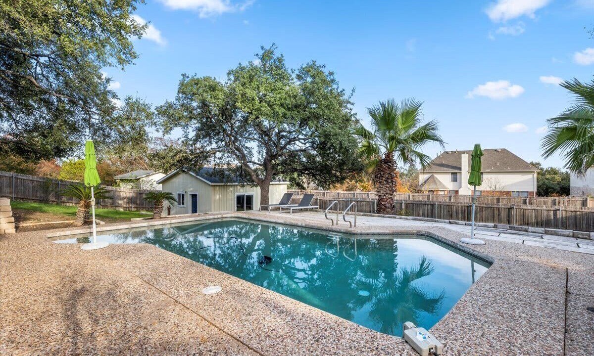 Photo of Outdoor in West Oak Hill