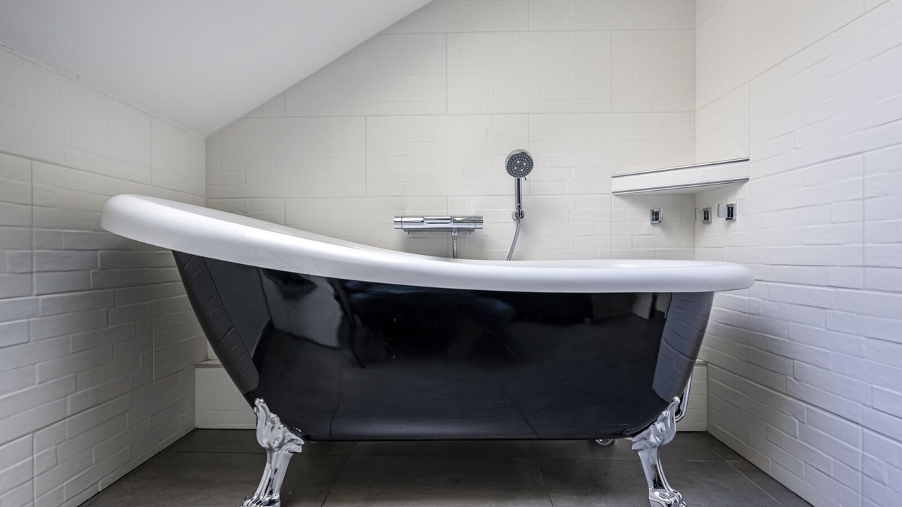 Photo of Bathroom in Saint-Fargeau