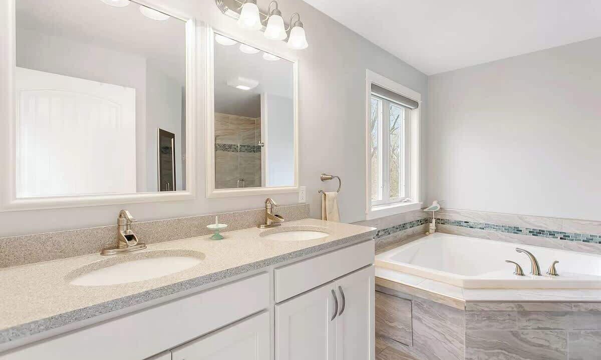 Photo of Bathroom in Miami Park