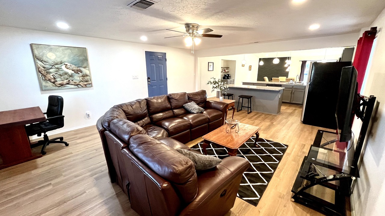 Photo of Livingroom in Paradise Hills Civic