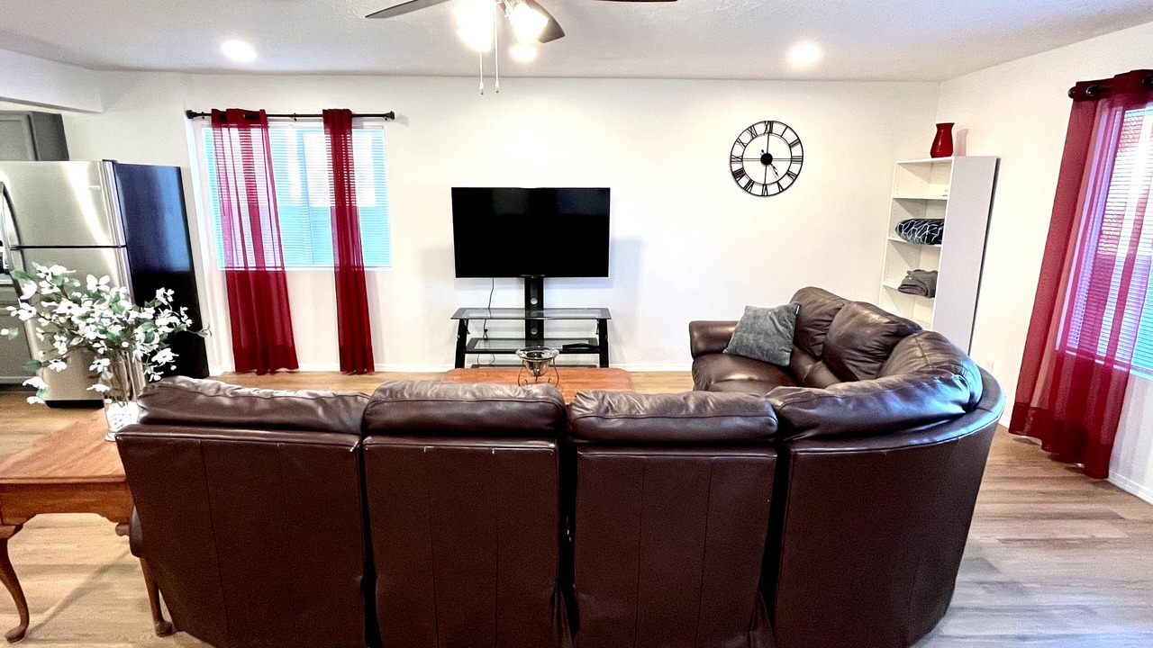 Photo of Livingroom in Paradise Hills Civic