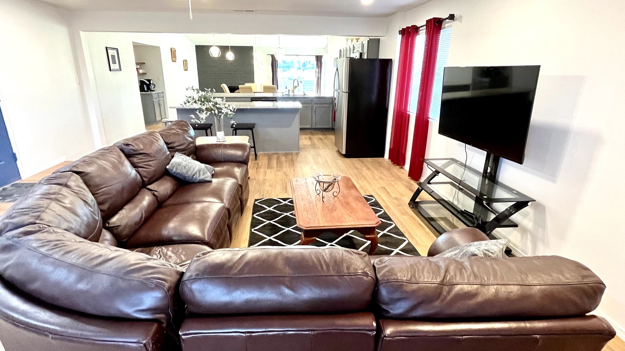 Photo of Livingroom in Paradise Hills Civic