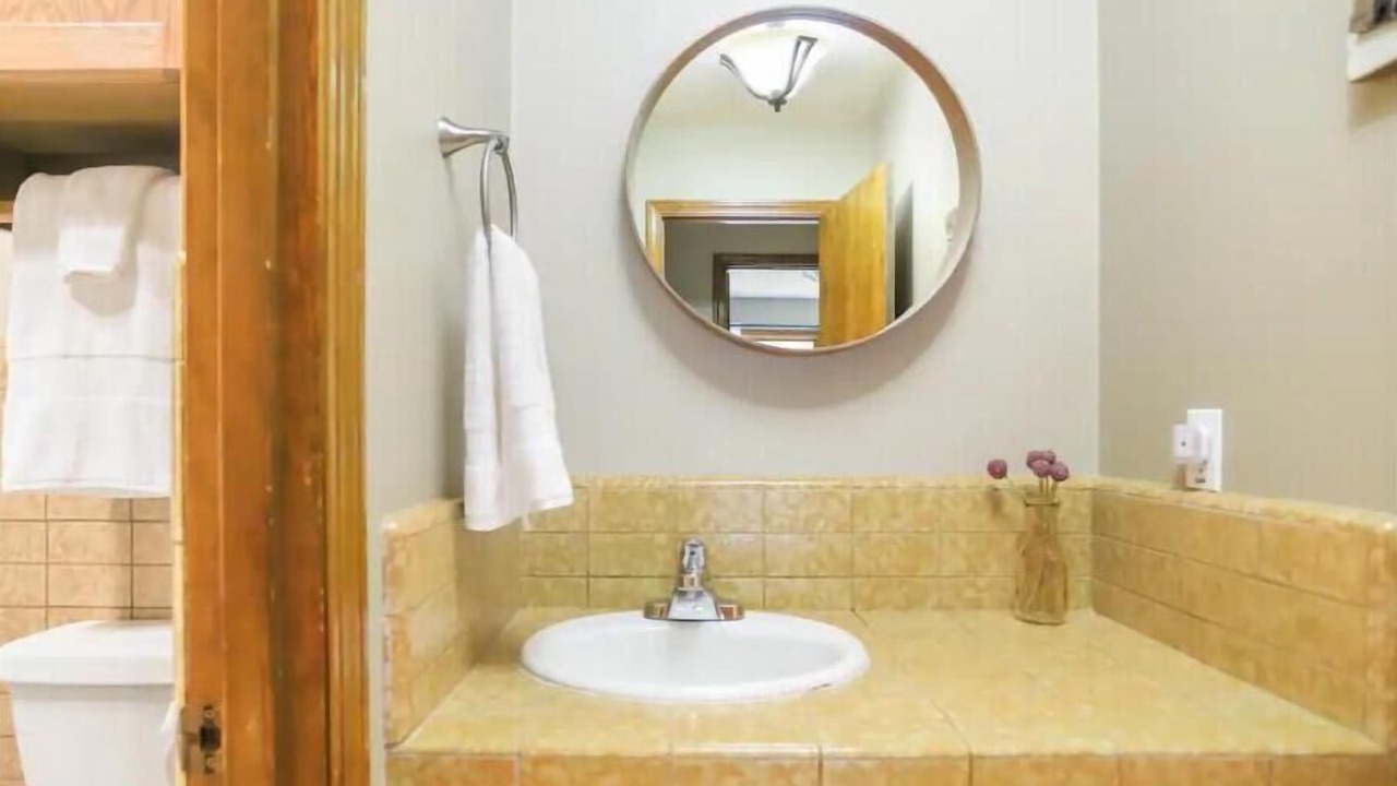 Photo of Bathroom in Sandy